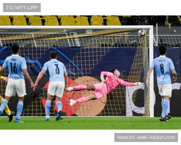 狼队反击直塞打穿，埃德森出击化解，埃德森踢点球