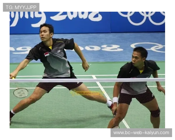 羽毛球选手的脚步灵活度成为秒杀利器